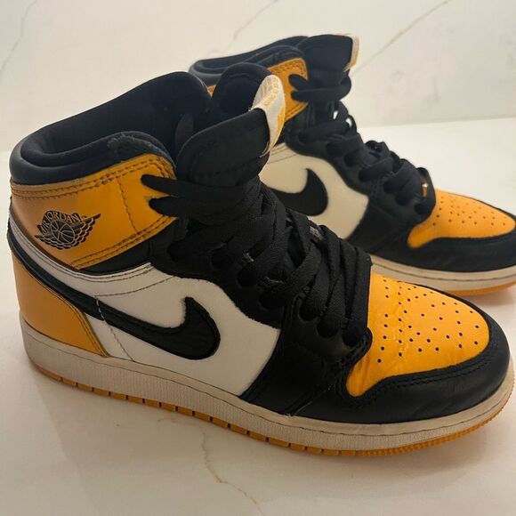 Nike Air Jordan Retro OG High-Top Sneakers - Picture 9 of 10